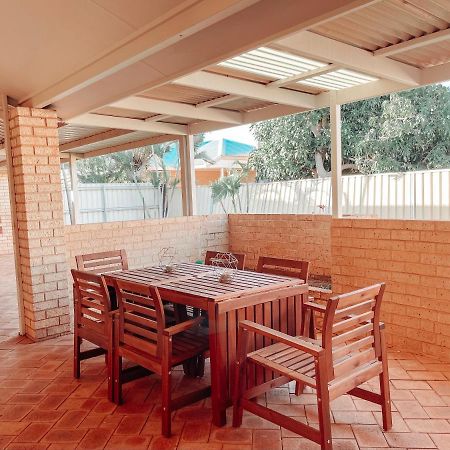 Carnarvon 3Br & 2Ba Holiday House Экстерьер фото